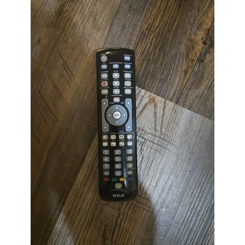 RCA RCRN04GR 4-DEVICE UNIVERSAL REMOTE BACKLIT TV SATELLITE CABLE DVD F4-1(1)